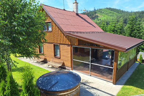 Zastřešená terasa chaty